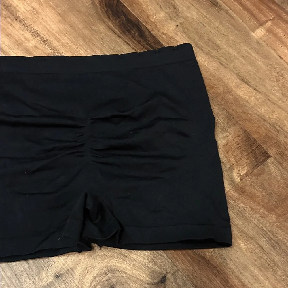 Marilyn Monroe Black Spanks Shorts - Picture 4 of 6